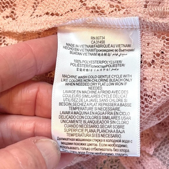 ⭐️NWT,BCBGeneration, Soft Pink Sheer Lace Top, Gorgeous Crossed, Lose-Back, S - Picture 6 of 12